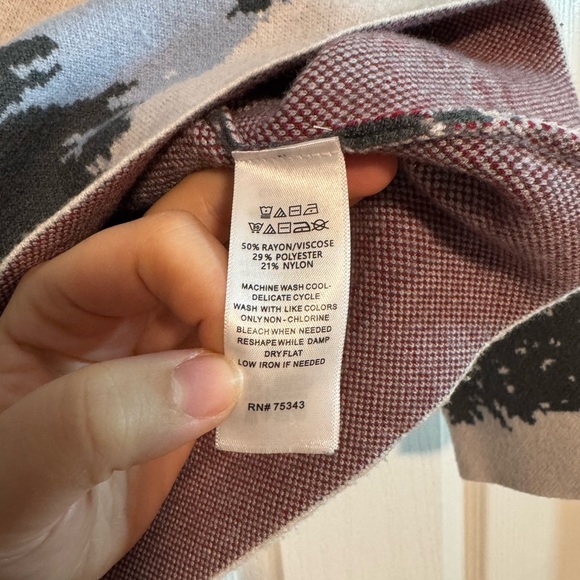 Tahari Christmas snow scene mockneck turtleneck sweater size large - Picture 4 of 5